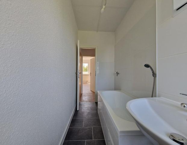 Familienfreundliche 4-Zimmer-Wohnung mit Balkon und lichtdurchfluteter Küche! + 2 NKM sparen* - Foto 1