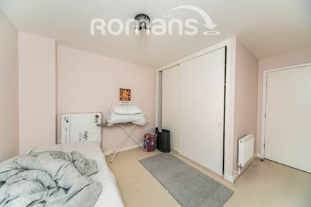 Hayward, Chatham Place, Reading, RG1 - Photo 2