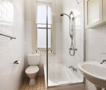 Delightful ground floor art-decor one bedroom flat - Photo 4