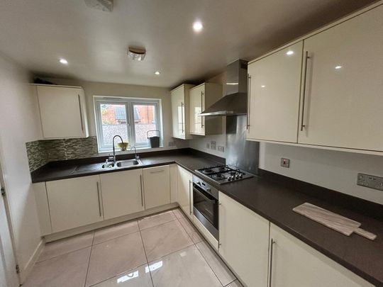 Thompson Way, Farnborough, Surrey, GU14 - Photo 1