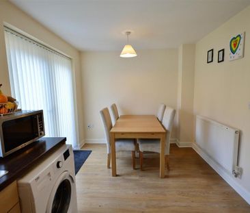 3 bedroom semi-detached house to rent - Photo 6