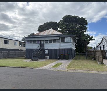 MODERN LIVING MEETS BIG BACKYARD BLISS! - Photo 1