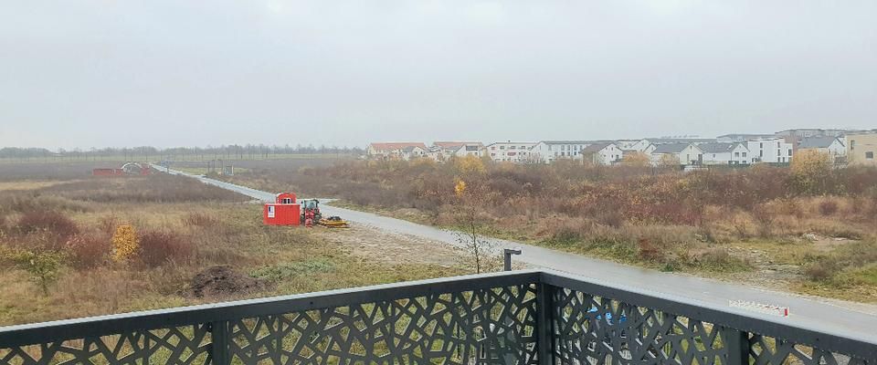 Rollstuhlgerechte Wohnung mit Blick auf den Kronsberg - Foto 1
