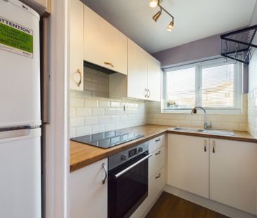 Colliers Wood, Nailsworth, Stroud, Gloucestershire, GL6 - Photo 3