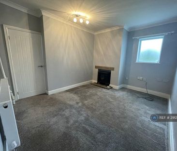 2 bedroom end of terrace house to rent - Photo 1