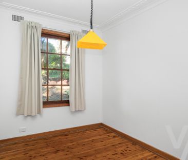 46 Carolyn Street, Adamstown Heights NSW 2289 - House For Rent | Do... - Photo 5