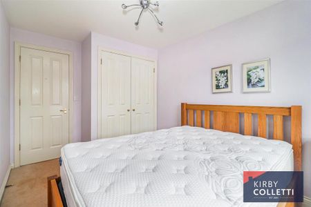 2 bedroom flat to rent - Photo 4