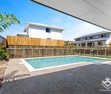 Available 27th Oct! Break Lease! Apply quickly, wont last long! - Photo 4