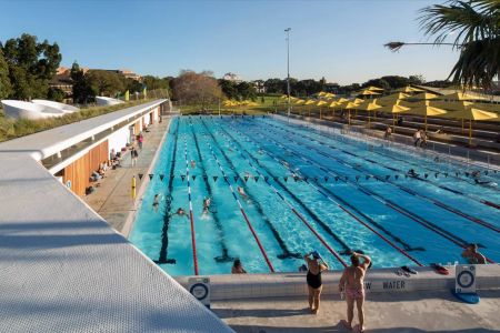 Stylishly Renovated Split-Level Apartment in Prime City Fringe Location - Photo 3