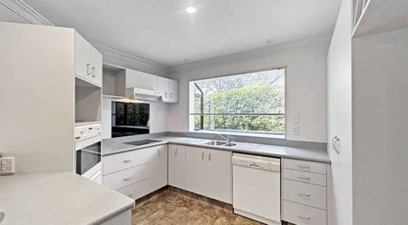 HOKOWHITU - 4 BEDROOMS - Photo 5