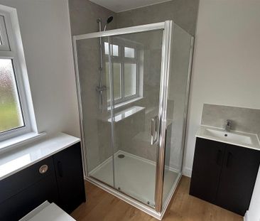 2 bedroom end of terrace house to rent - Photo 2