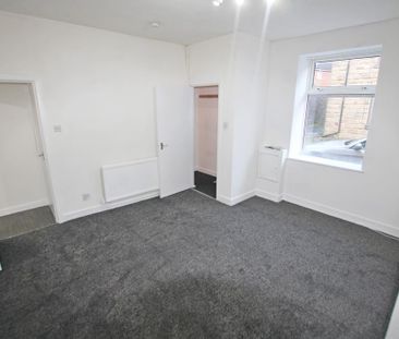 2 bedroom end of terrace house to rent - Photo 1