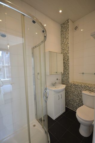 Studio Flat, Queensborough Terrace, W2 - Photo 5