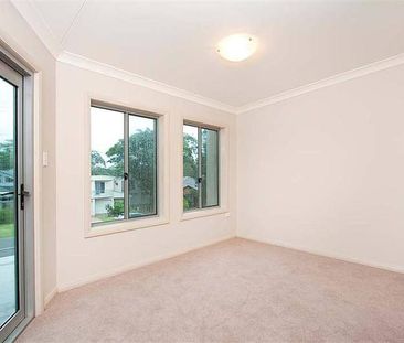 Modern Coastal Living - Freshly Renovated Townhouse - Photo 3