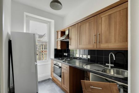 2 bedroom flat to rent - Photo 4
