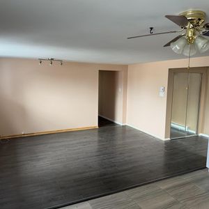 Saint-Constant – Appartement 4 1/2 à louer – Demi sous-sol – Calme et paisible – Accès terrain et accès terrasse - Photo 2