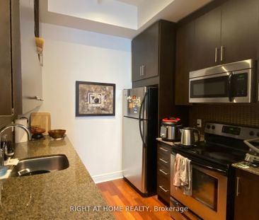 Vu Condos and Lofts - Photo 5