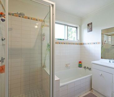 Spacious Family Home - Photo 5