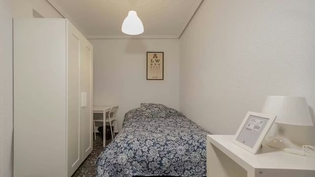 Carrer Manolo Taberner, Valencia, Valencian Community 46018 - Photo 1