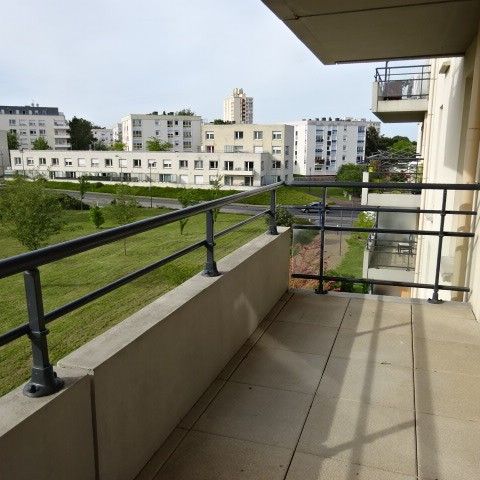 F3 AVEC BALCON, - Photo 1