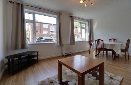 2 Bed Flat, Fairfield Court, M14 - Photo 3