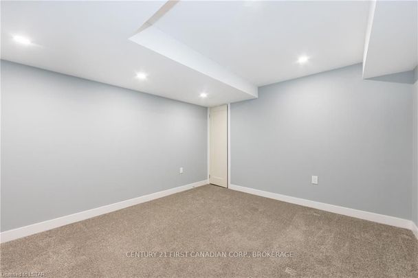 For Lease - 70 Fiddlers Green Road Unit# 106, London North, Ontario - Photo 1