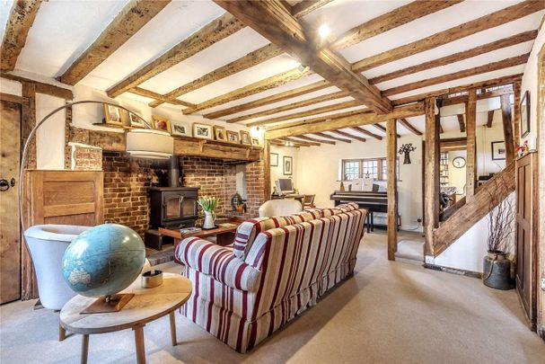 Charming four bedroom family home with many period features - Photo 1