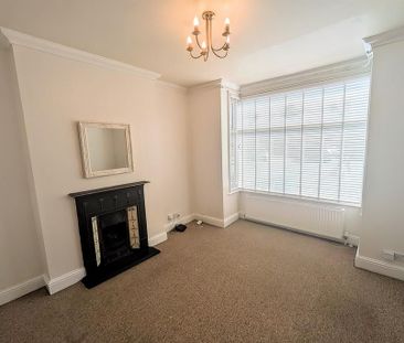 3 bedroom end of terrace house to rent - Photo 1