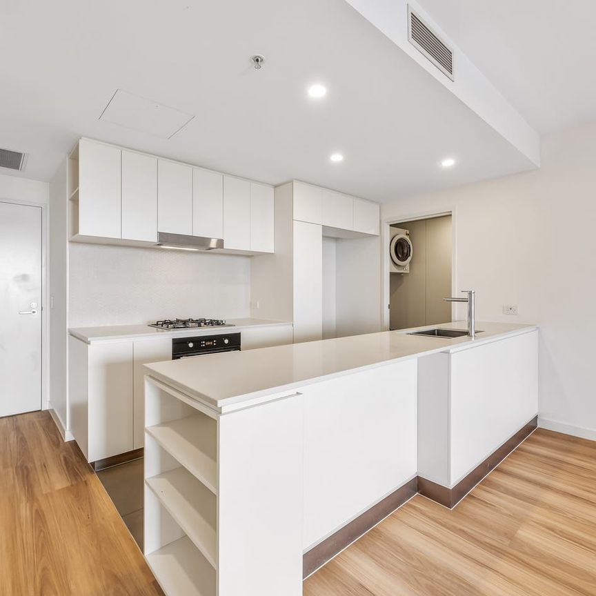Modern Comfort & Convenience in the Heart of Toowong - Photo 1
