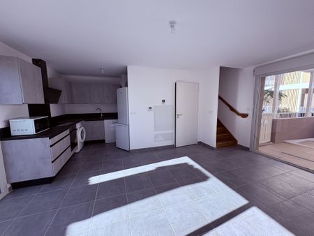 Location Appartement 3 pièces 57m² VENCE 06140 - Photo 3