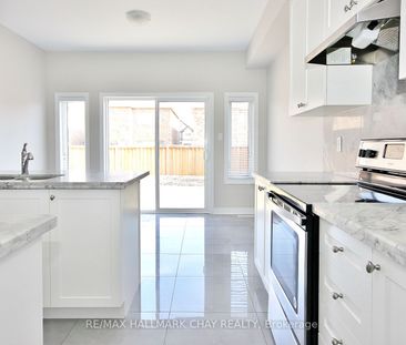 Detached Home For Lease | N8142338 - Photo 4