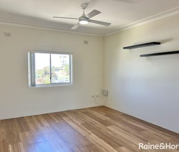 Low-Maintenance Living in Prime Location - Photo 4