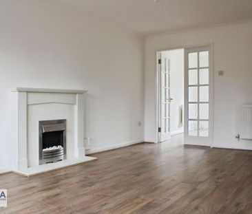 4 bedroom detached house to rent - Photo 2