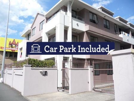 One Bedroom Apartment with A Carpark - Photo 2