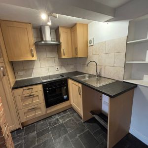 1 bedroom semi-detached house to rent - Photo 2