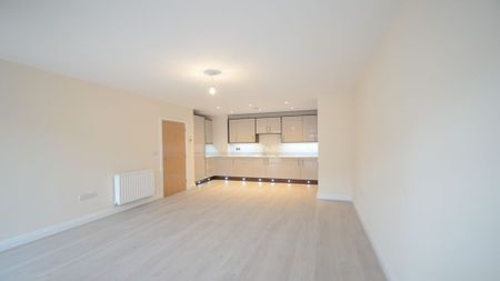 3 bedroom apartment to rent - Photo 3