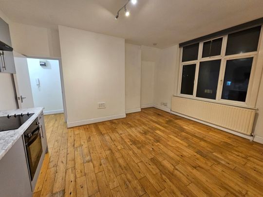 2 Bed Flat, Park Lane, CR0 - Photo 1