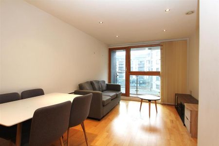 1 bedroom flat to rent - Photo 2