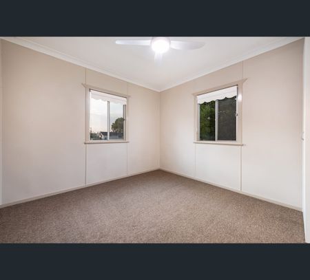 15 Beirne St, South Toowoomba, Qld 4350 - Photo 4
