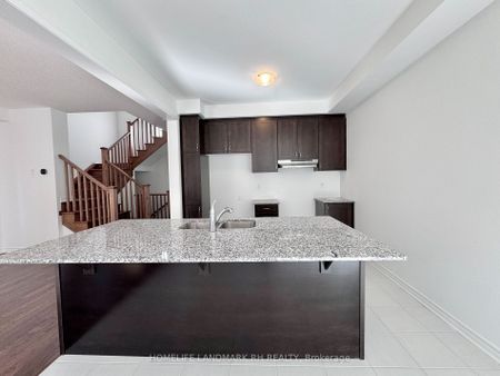 Detached Home For Lease | E8124228 - Photo 4