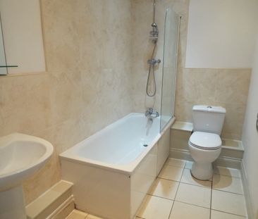 Alcester Road, Studley, B80 - Photo 2