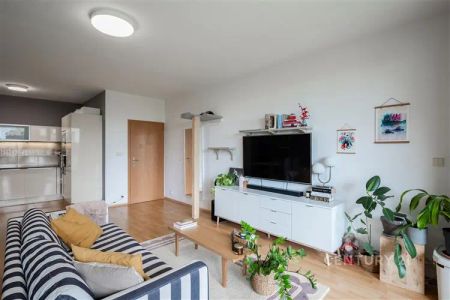 Pronájem moderního bytu 2+kk s lodžii 72 m - Фото 4