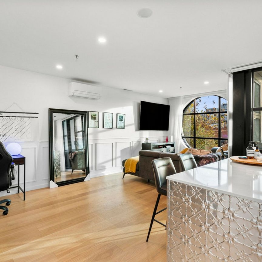 Fully Furnished 1 bedroom unit - perfectly situated on Lonsdale Street Braddon! - Photo 1
