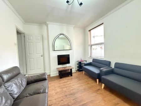 4 bedroom terraced house to rent - Photo 4