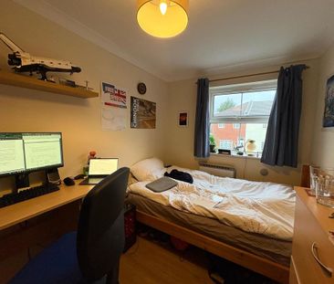 5 bedroom semi-detached house to rent - Photo 2