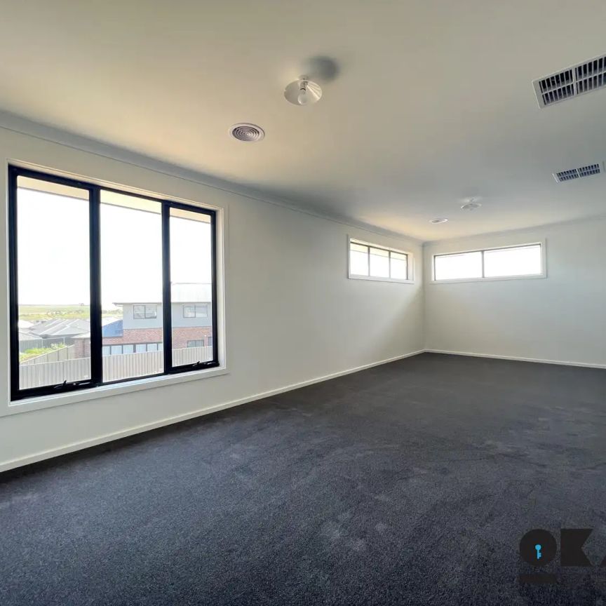 “Double story delight with the View!!” - Photo 1