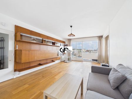 Location Appartement 5 pièces 104m² PARIS 16ème - Photo 3
