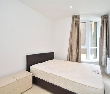 3 bedroom flat to rent - Photo 3