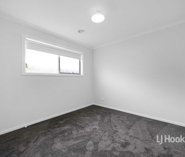 10 Granville Street, Manor Lakes VIC, Belconnen - Photo 5