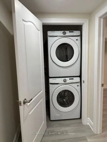 27 Brookdale Crescent W #Bsmt - Photo 2